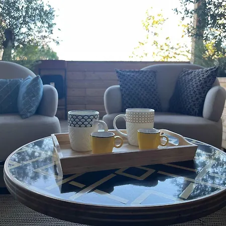 With Balcony Steps To Wine & Center *