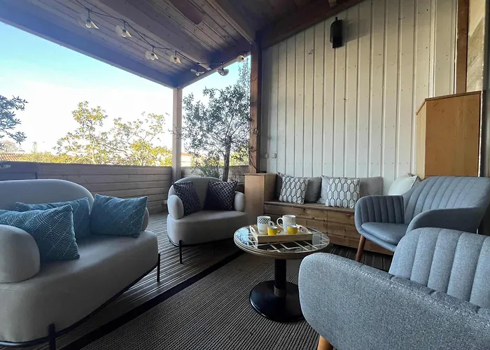 Lejlighed With Balcony Steps To Wine & Center *