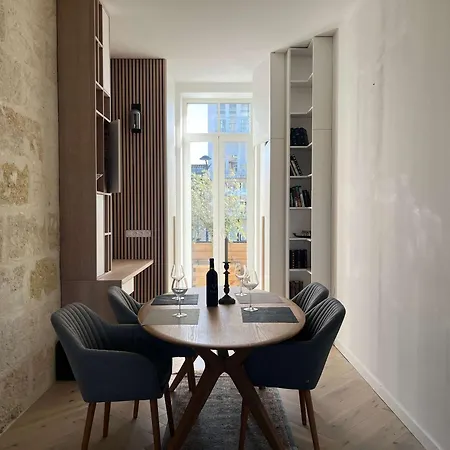 With Balcony Steps To Wine & Center * Bordeaux