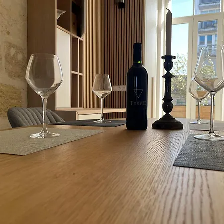 With Balcony Steps To Wine & Center * Bordeaux