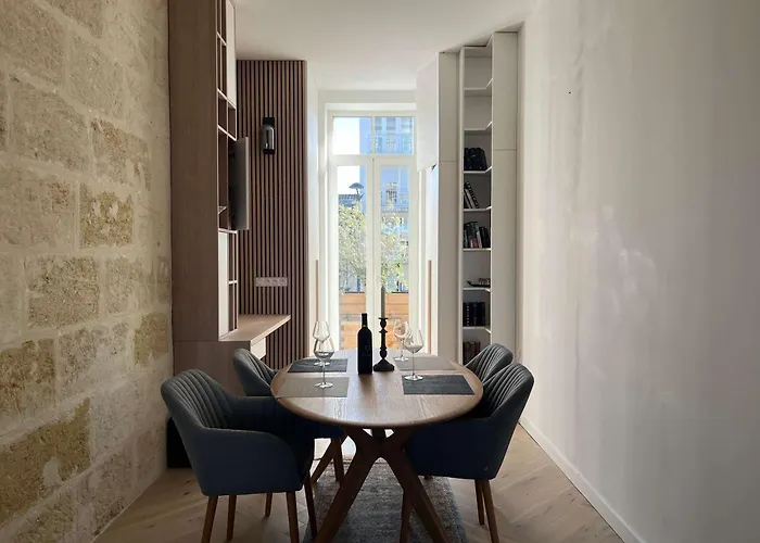 With Balcony Steps To Wine & Center * Bordeaux